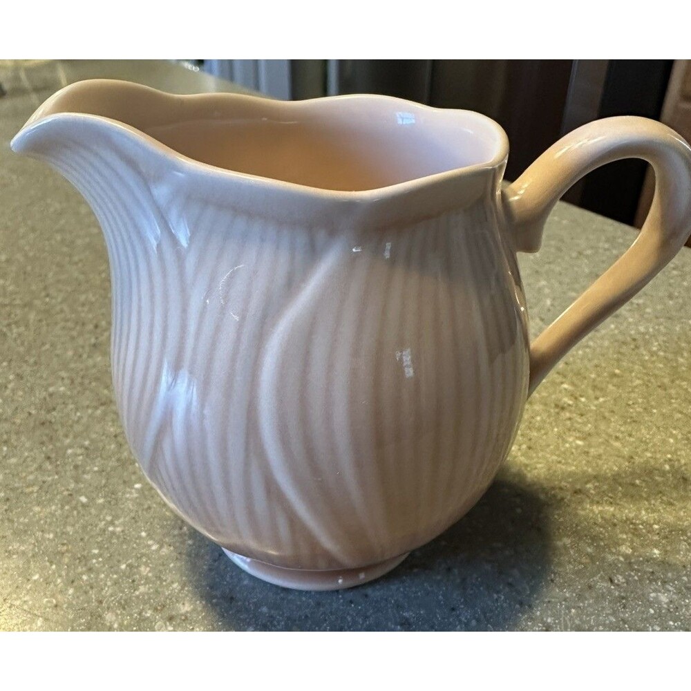 MIKASA Creamer Spring Amaryllis Design Peach Pink Perfect Condition 3.5"